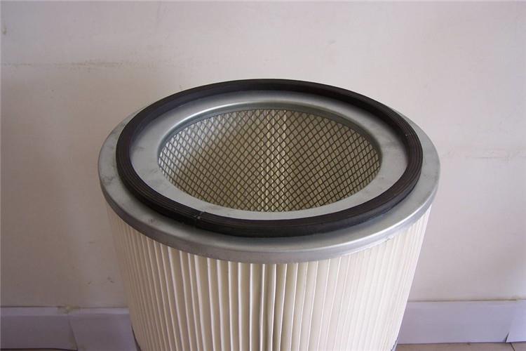 风机米兰（中国）主要是由风机，滤筒还有控制柜和箱体几大部件组合而成的，其中利用风机将粉尘吸入箱体内