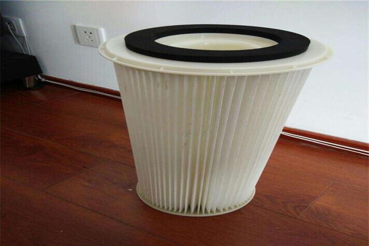 风机米兰（中国）还有一个显著的特点就是，体积小净化面积相对于布袋除尘器来说要大很多，这主要是源于滤筒除尘器的滤筒呈褶皱状的无形中增加了过滤面积