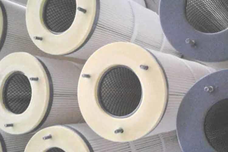 首先要查看聚酯纤维米兰（中国）是不是有污垢，有的话能够悄悄击打米兰（中国）外部，也能够用压缩空气由里向外吹，铲除滤筒上的积尘，没有压缩空气可先用木棍悄悄击打除尘滤芯，再用毛刷轻刷外部污垢